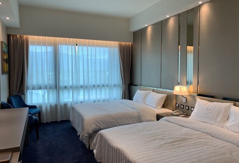 اتاق استاندارد چهار تخته, Grand Hotel Lili