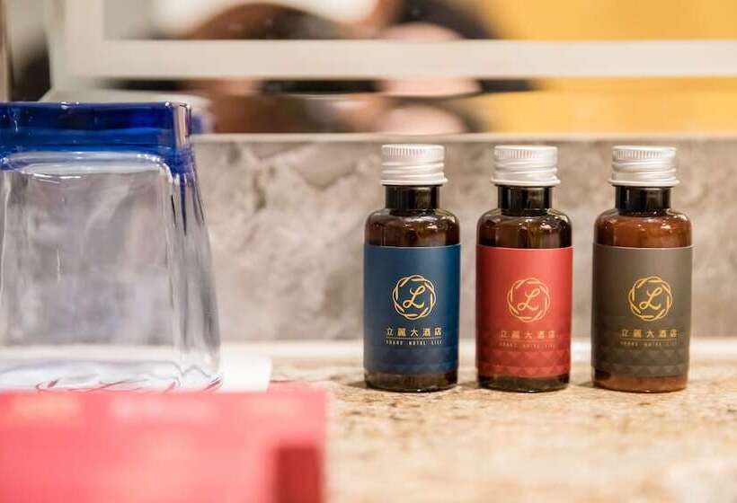 اتاق استاندارد چهار تخته, Grand Hotel Lili