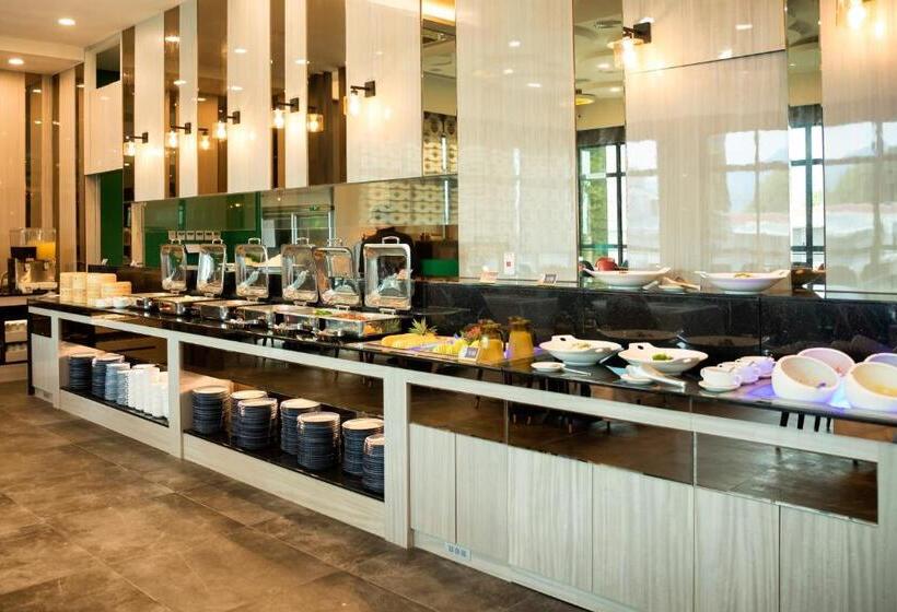 اتاق استاندارد با چشم‌انداز کوهستان, Grand Hotel Lili