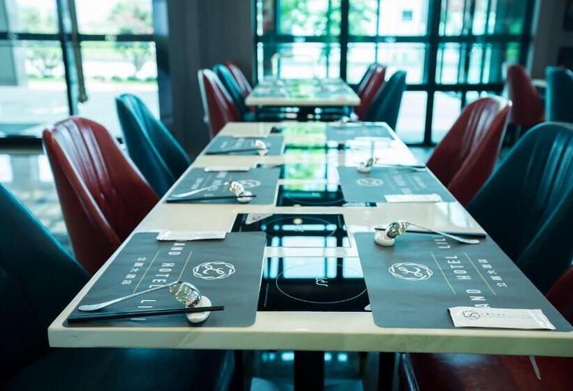 اتاق استاندارد با چشم‌انداز دریا, Grand Hotel Lili