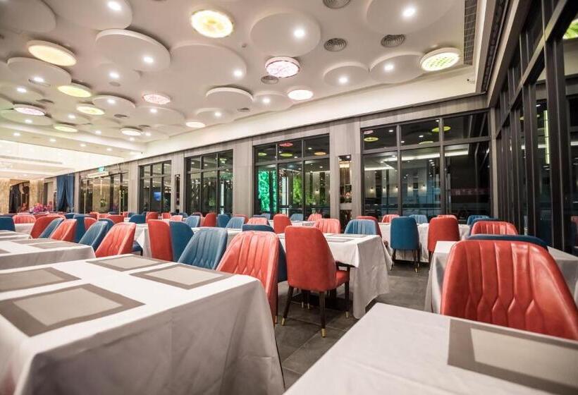 اتاق استاندارد با چشم‌انداز دریا, Grand Hotel Lili