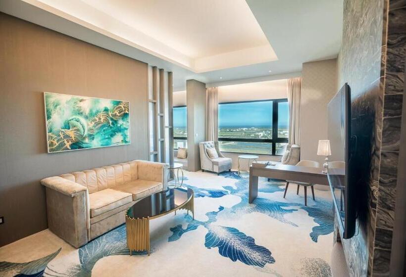 سوییت لوکس, Grand Hotel Lili