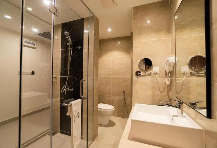 اتاق لوکس با تخت بزرگ, D&f Boutique Hotel Seremban 2