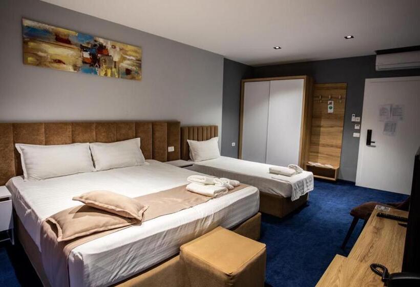 스탠다드 트리플 룸 풀장 전망, Nuevo Deluxe