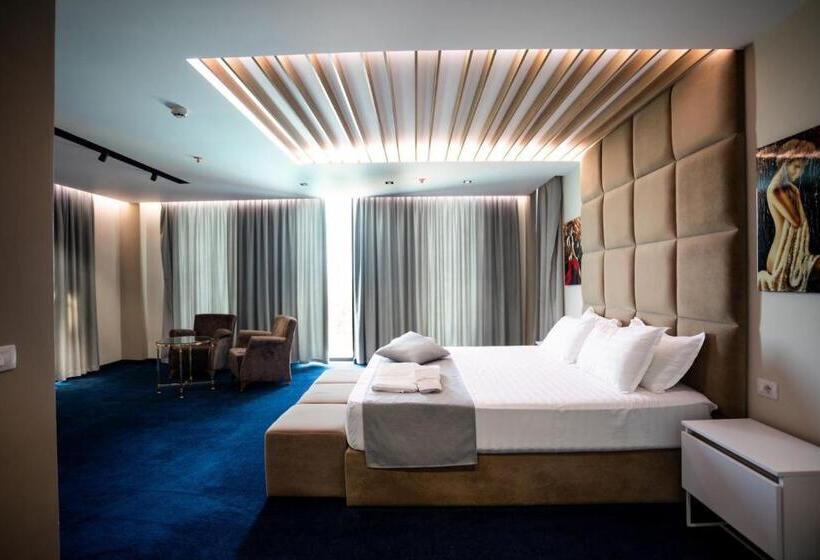 풀장 전망 스위트, Nuevo Deluxe