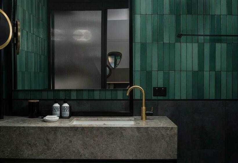 اتاق استاندارد با تخت بزرگ, Qt Auckland