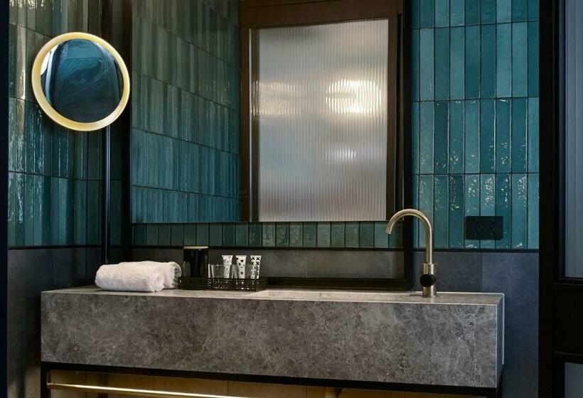 اتاق لوکس با تخت بزرگ, Qt Auckland