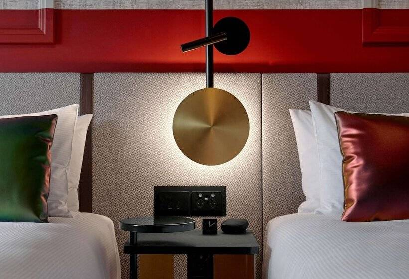 اتاق لوکس, Qt Auckland