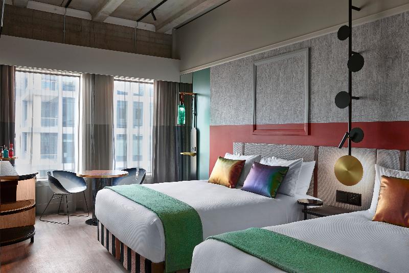 اتاق لوکس, Qt Auckland