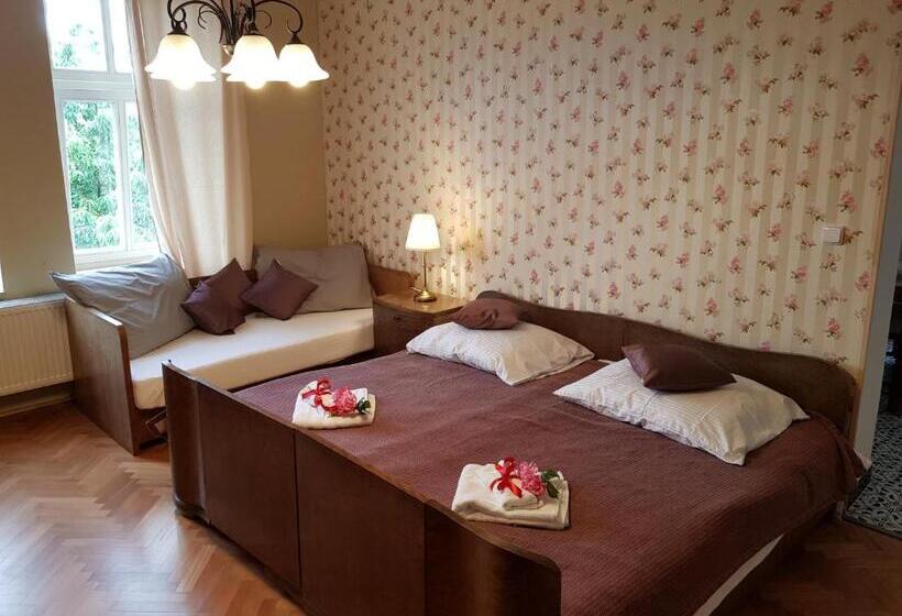 가든 전망 스위트, Vila Janáčkova   1st Republic Villa