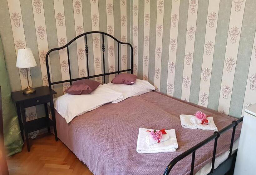 جناح مزود بتراس, Vila Janáčkova   1st Republic Villa