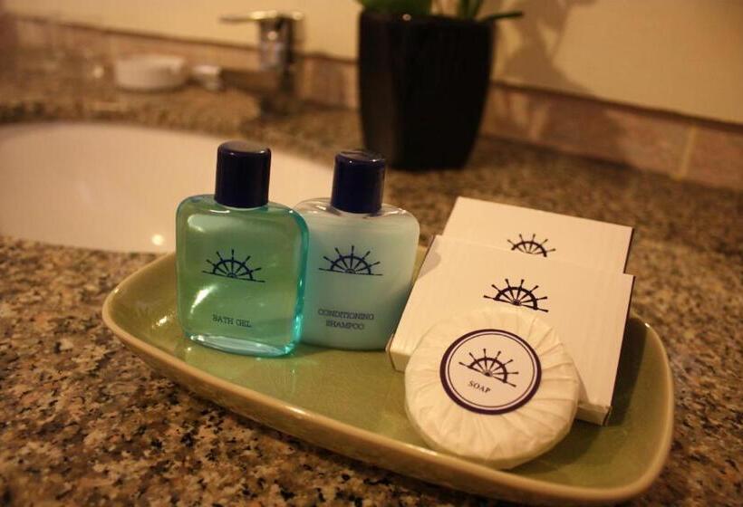 Superior studio with balcony, Admiral Suites Bangkok