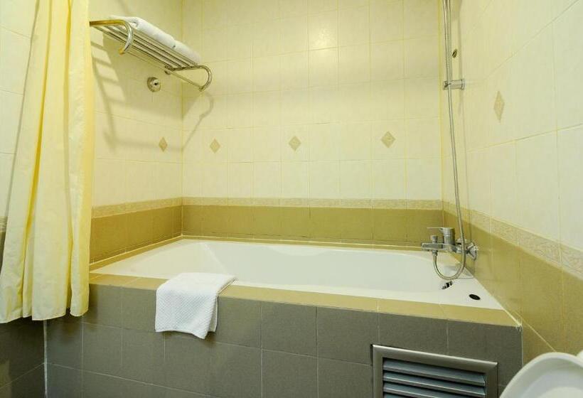 スーペリアールーム, Admiral Suites Bangkok