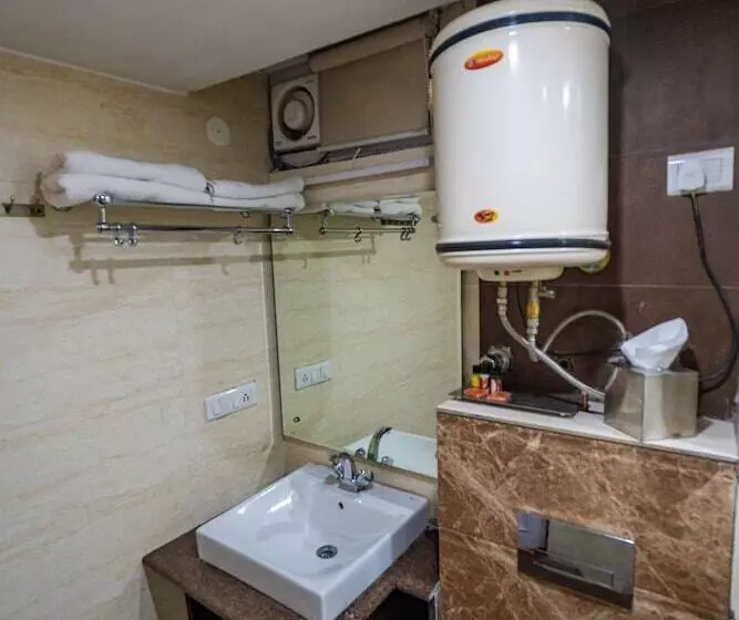 اتاق لوکس, Ashiana Clarks Inn Shimla