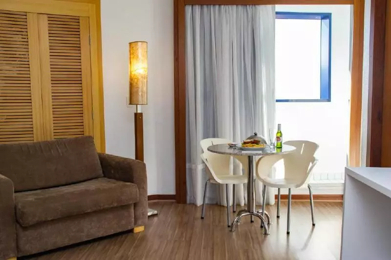اتاق لوکس, Bristol Brasil 500 Curitiba Batel