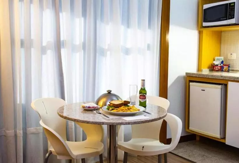 اتاق لوکس, Bristol Brasil 500 Curitiba Batel