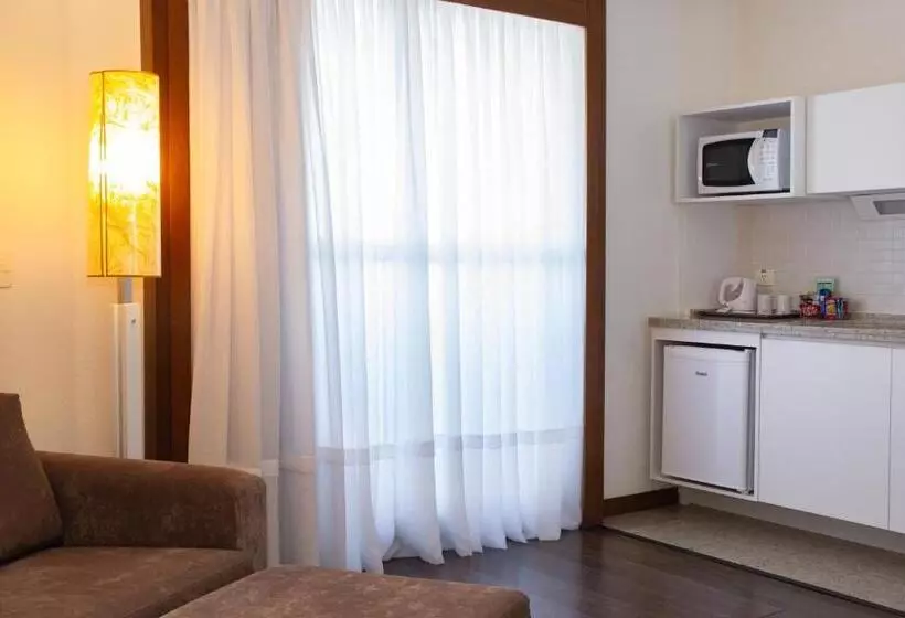 سوئیت مستر, Bristol Brasil 500 Curitiba Batel