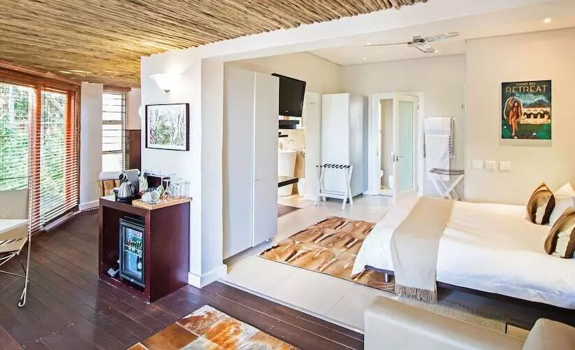 スーペリアールーム, Camps Bay Retreat