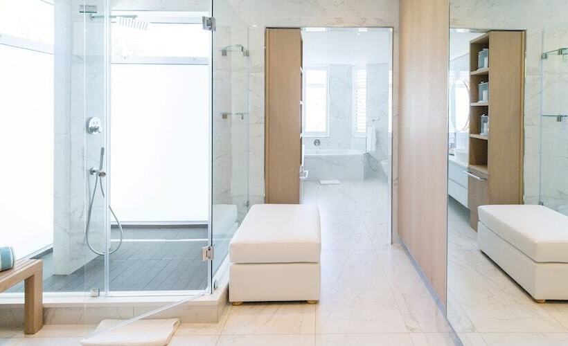 جناح, Camps Bay Retreat