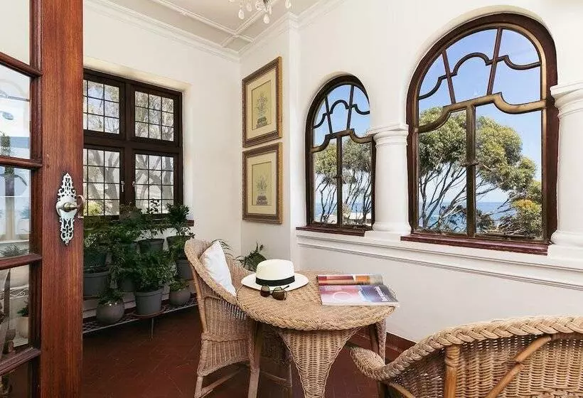 スイート, Camps Bay Retreat