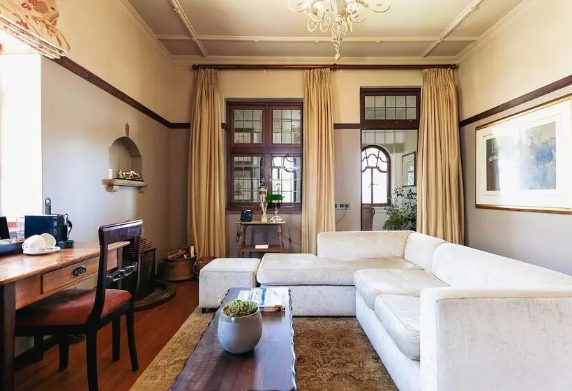 スイート, Camps Bay Retreat