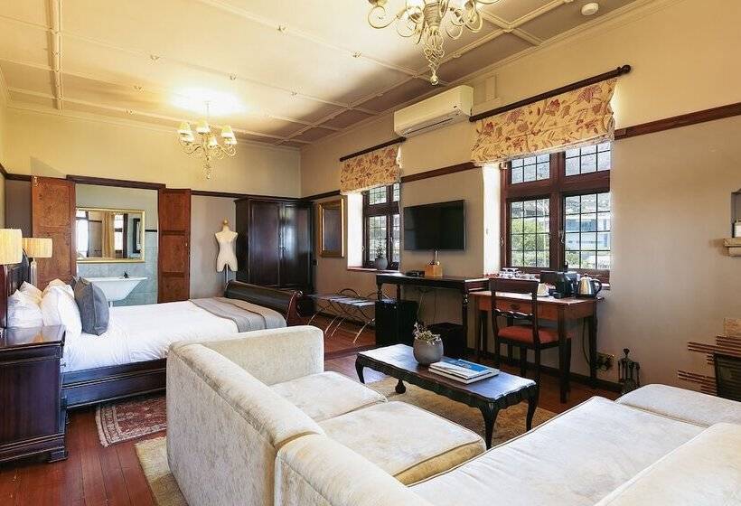 جناح, Camps Bay Retreat