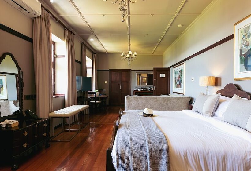 جناح, Camps Bay Retreat