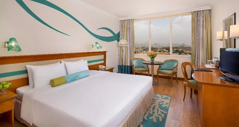 اتاق لوکس با چشم‌انداز شهر, Coral Beach Resort Sharjah