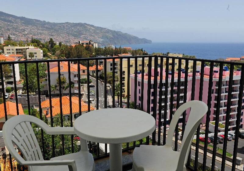 استودیوی استاندارد, Dorisol Buganvilia Studio