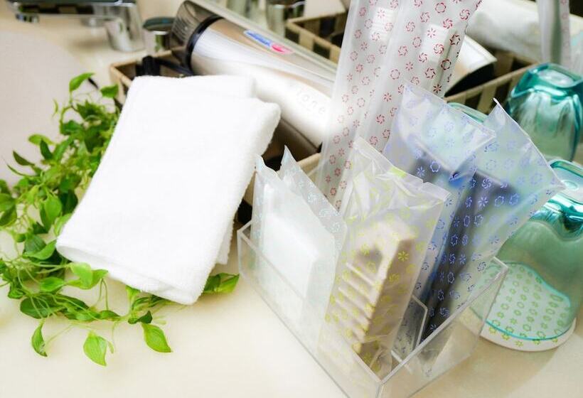 Полулюкс, Emisia Sapporo