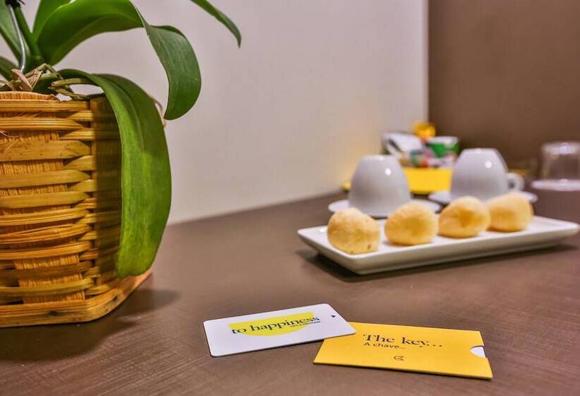 ダブルベッドスタンダードルーム, Golden Tulip Goiania Address