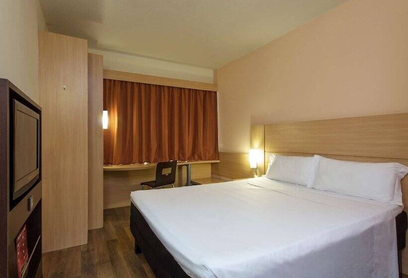 Quarto Estandar, Ibis Salvador Rio Vermelho