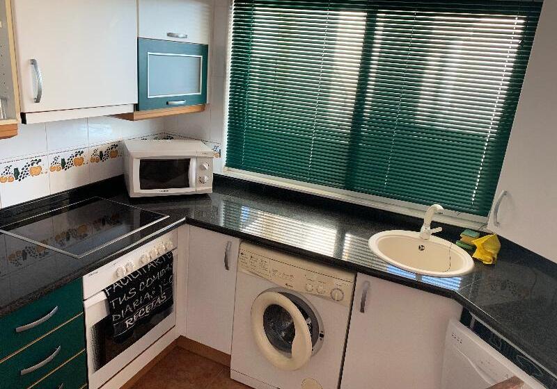 اتاق استاندارد یک نفره, Metamorphis