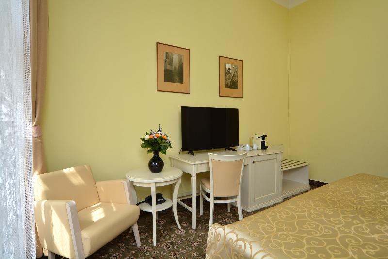 اتاق استاندارد, Metamorphis