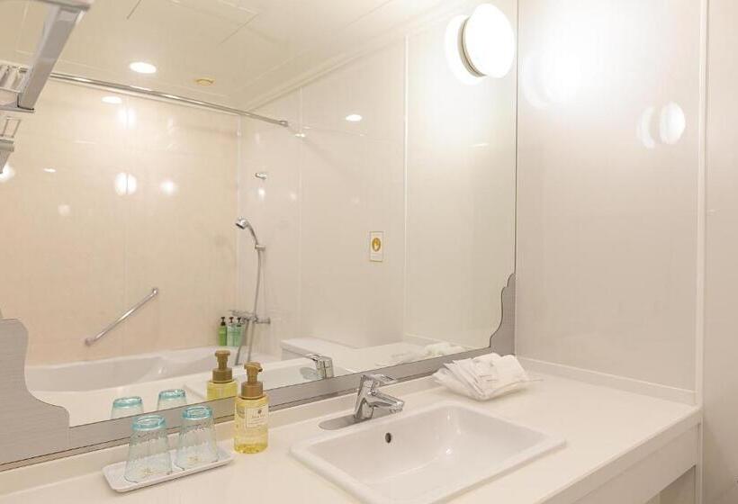 豪华三人间, Namba Oriental