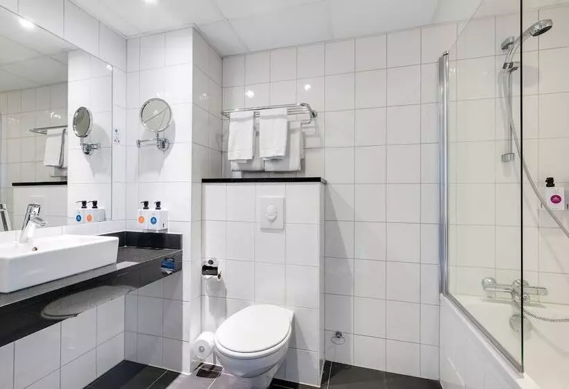 اتاق خانوادگی, Quality Hotel Residence