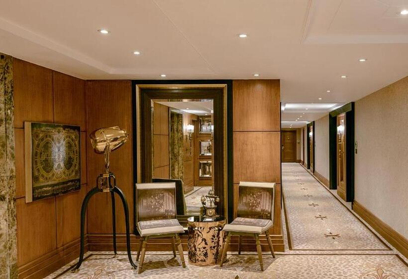 Номер бизнес-класса, Radisson Blu Mbd Hotel Noida