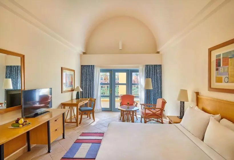 اتاق استاندارد با تخت بزرگ, Strand Beach Resort