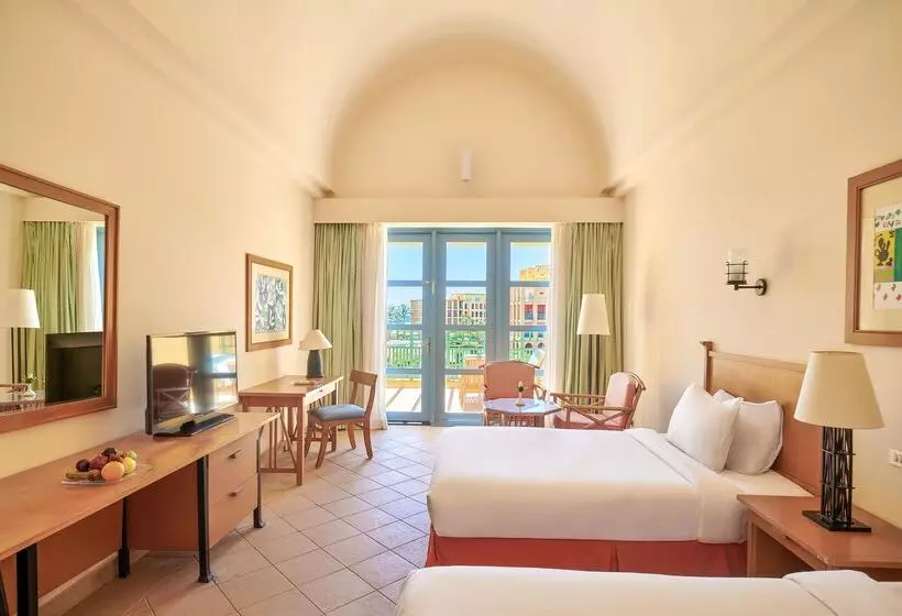 اتاق استاندارد با چشم‌انداز دریا, Strand Beach Resort