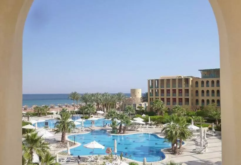سوییت جونیور, Strand Beach Resort