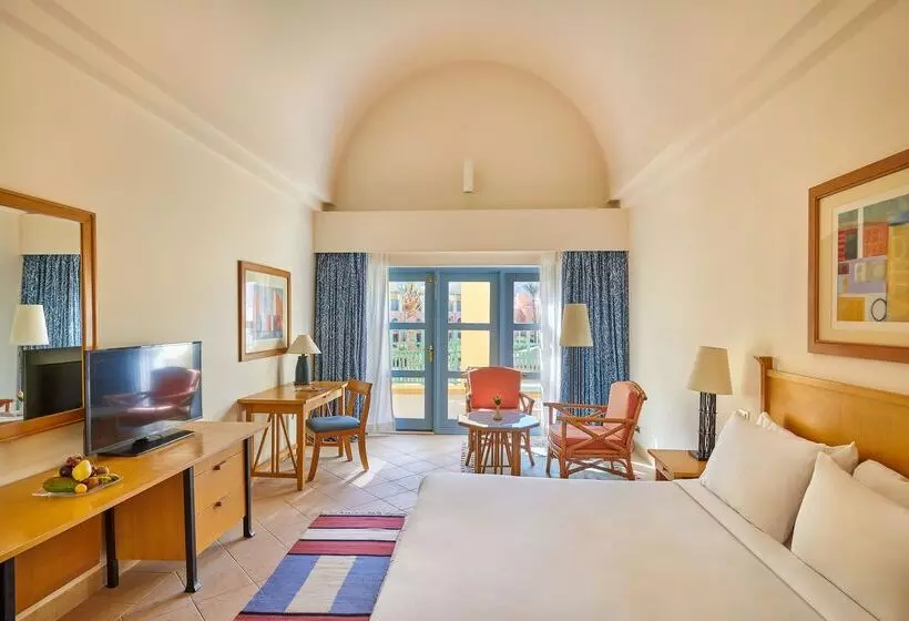 اتاق استاندارد با تخت بزرگ, Strand Beach Resort