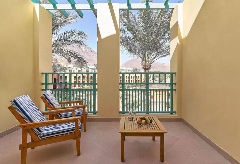 اتاق استاندارد با تخت بزرگ, Strand Beach Resort