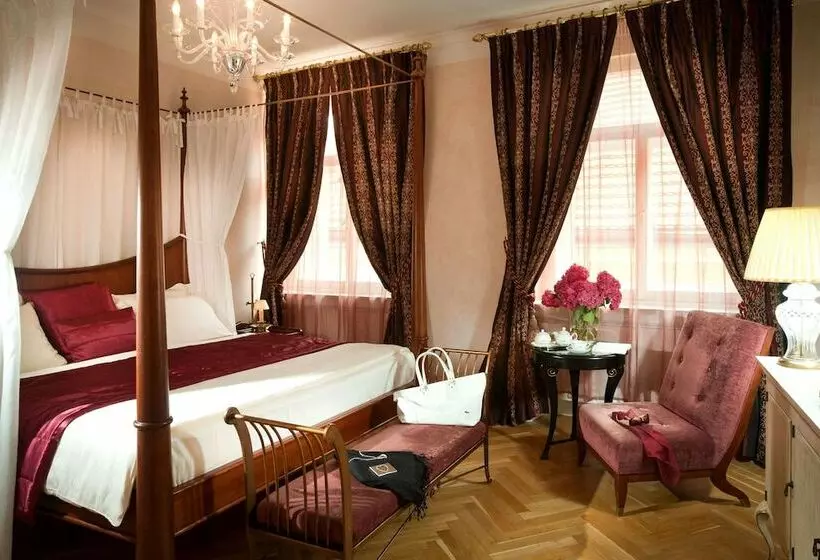 Deluxe-huone, The Mozart Prague By Accor