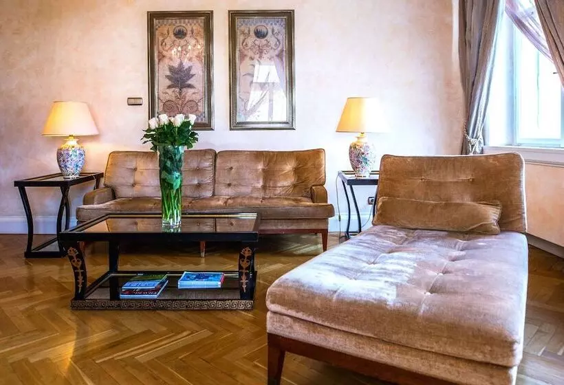 Deluxe-sviitti, The Mozart Prague By Accor
