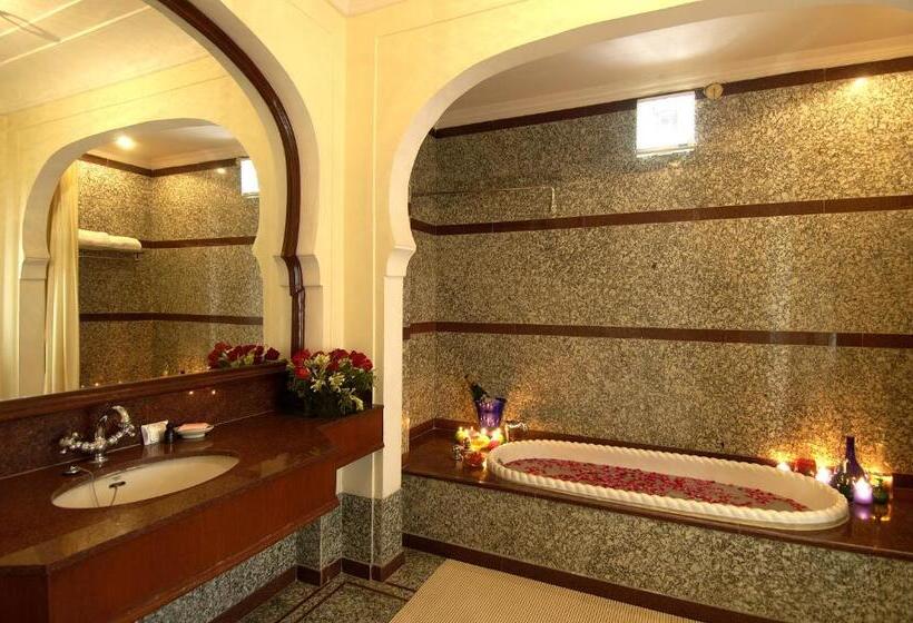 수피리어 룸, The Raj Palace