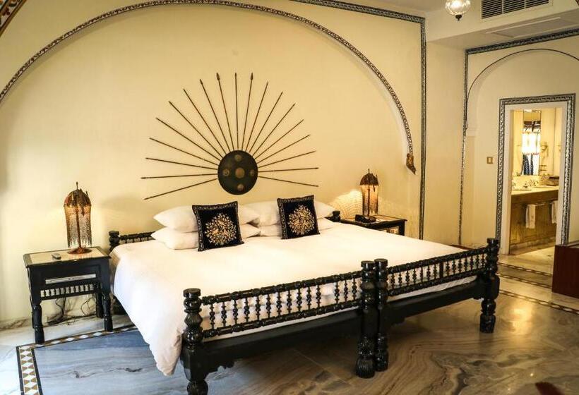 디럭스 룸, The Raj Palace