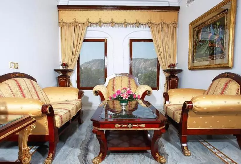 Deluxe-huone, The Raj Palace