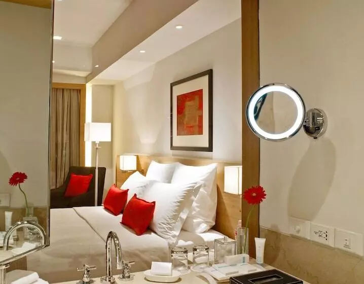 クラブルーム, Trident Nariman Point