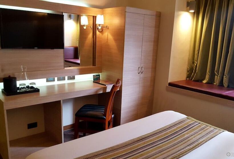 Люкс, Microtel By Wyndham Baguio