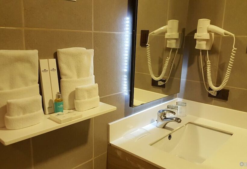 Suite Przystosowany dla Osób Niepełnosprawnych, Microtel By Wyndham Baguio